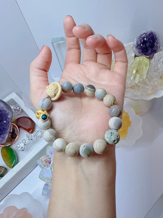 Alxa Agate Meditation Bracelet